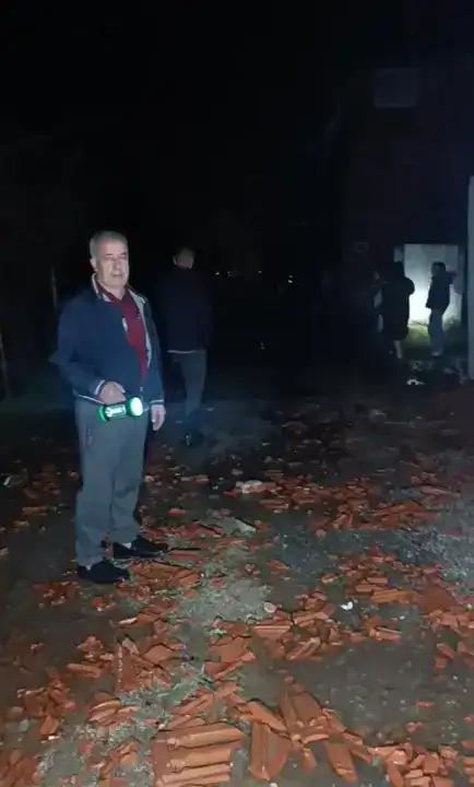 Fırtına ve Hortum Seraları Yıktı, Yollar Göle Döndü 14